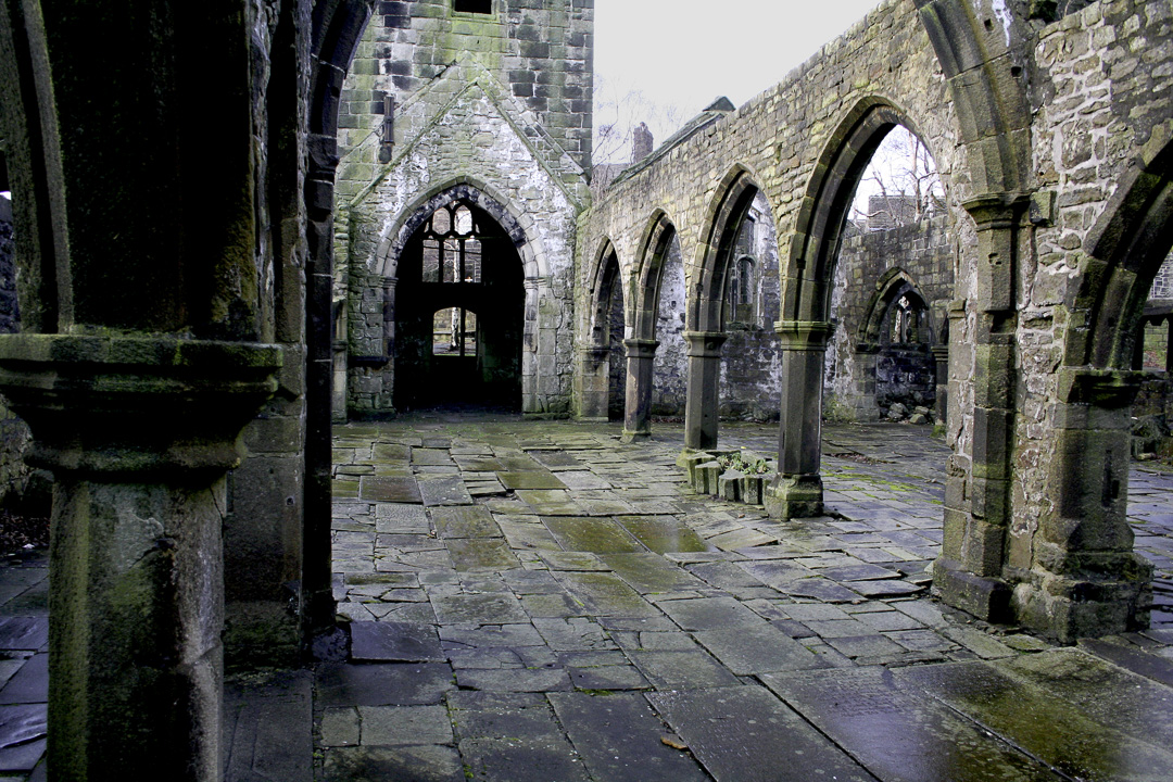 [photo] Ruins, St. Thomas a Becket Church, Heptonstall, W Yorkshire, UK