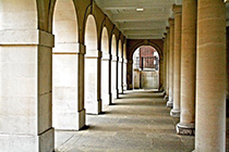 [ photo: 113-007 Arches & Columns at the Middle Temple 2 ]