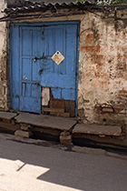 [ photo: 197-072 Blue Door & Balanced Stoop ]