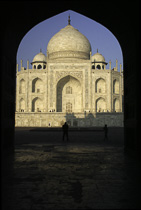 [ photo: Taj Mahal from Jawab Archway, Agra, Uttar Pradesh, India, February 2010 (img 201-090) ]