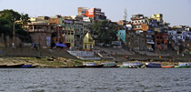 [ photo: Kashi Kshameshwar Ghat, Varanasi, Uttar Pradesh, India, February 2010 (img 198-039) ]